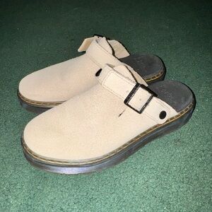 Dr. Martens Carlson Clogs Warm Sand